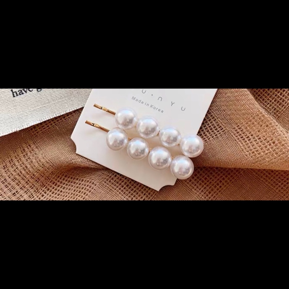 Pearl hair clip